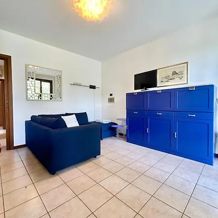 Alisa Villa *
